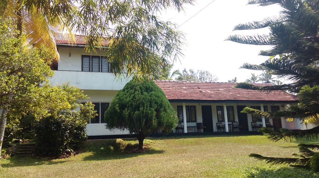 4 Seasons Guesthouse Hikkaduwa Dış mekan fotoğraf