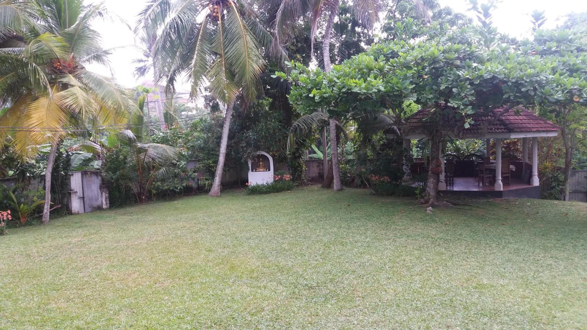 4 Seasons Guesthouse Hikkaduwa Dış mekan fotoğraf