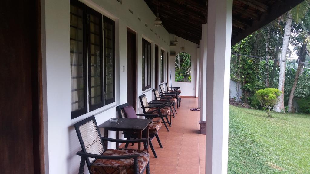 4 Seasons Guesthouse Hikkaduwa Dış mekan fotoğraf