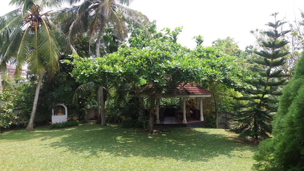 4 Seasons Guesthouse Hikkaduwa Dış mekan fotoğraf